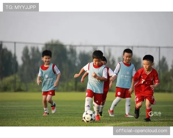 拜仁慕尼黑发起青少年攻防训练营，千名球迷参与五月公开课